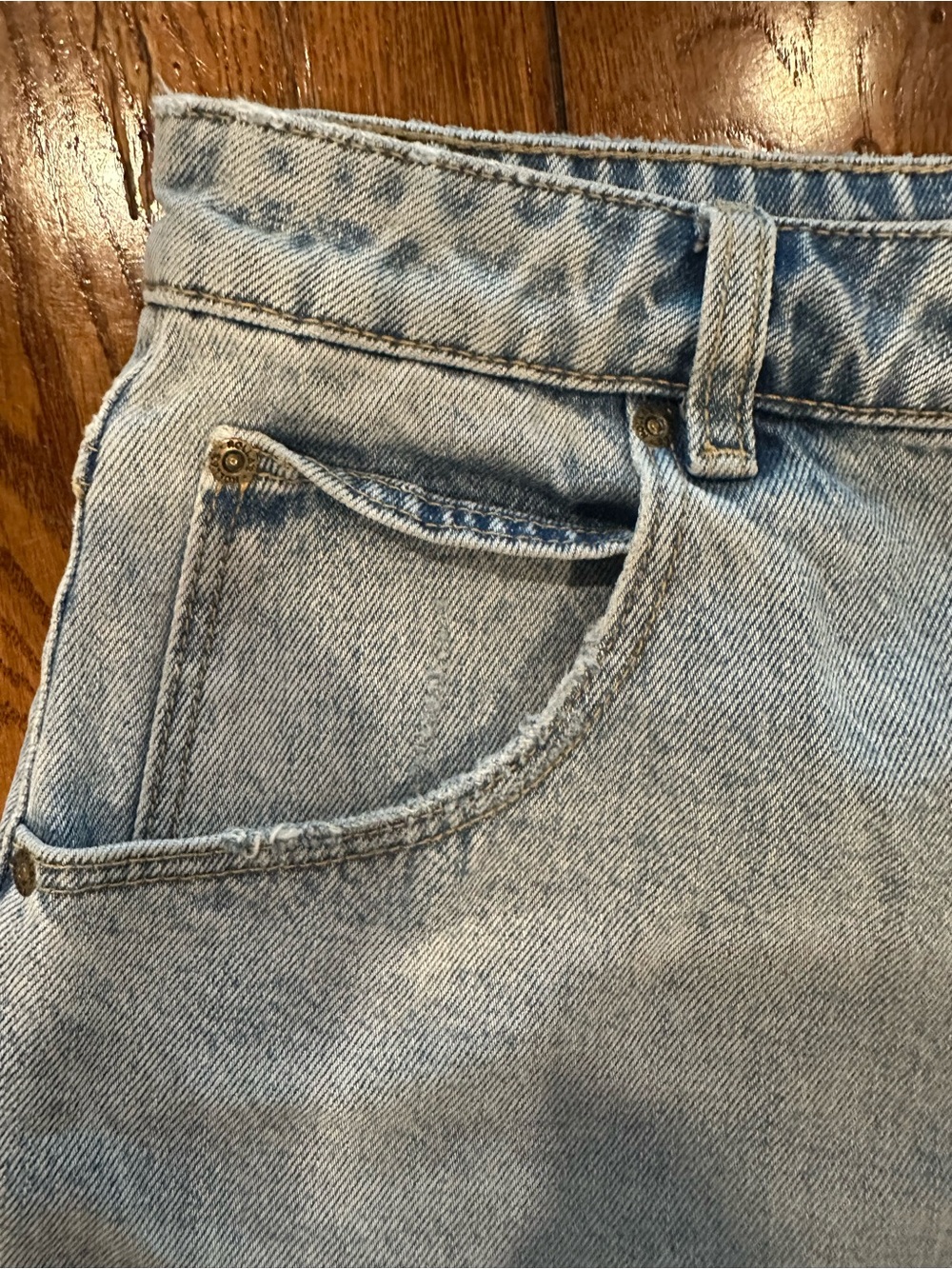 Title:
Rolla’s Mirage High Rise Loose Fit Distressed Denim Shorts Size 31 - Picture 3 of 8